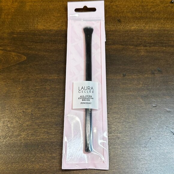 Laura Geller All-Over Eyeshadow Brush - 100% Synthetic - Picture 1 of 2